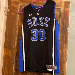 NIKE. Men’s jersey.